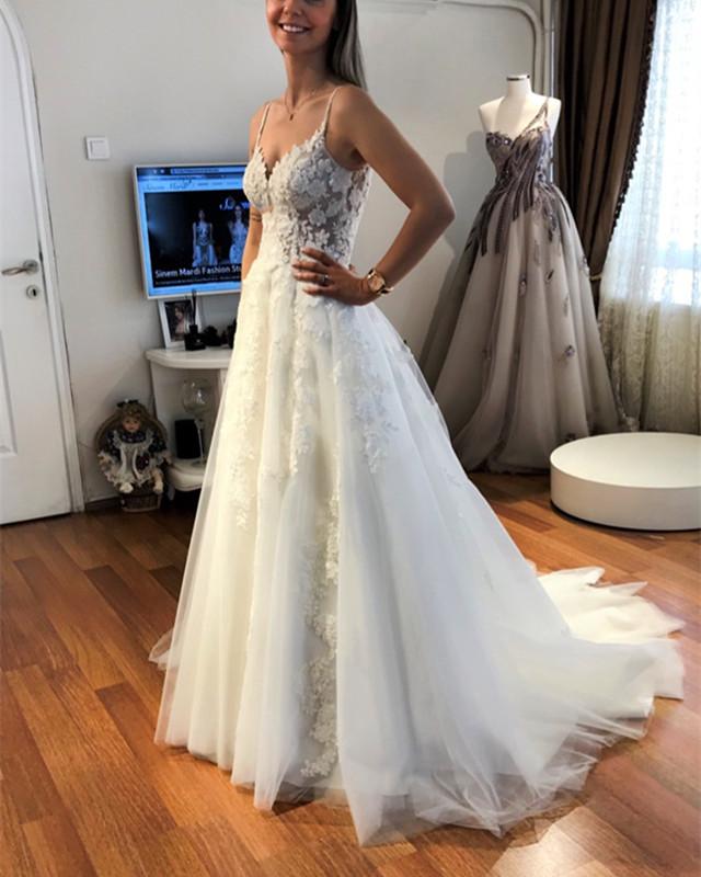 Elegant Chantilly Tulle And Lace V-neck Wedding Beach Dresses Lisposa Elegant Chantilly Tulle And Lace V-neck Wedding Beach Dresses Lisposa