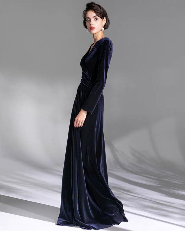 Modest Velvet Bridesmaid Dresses Long Sleeves V Neck