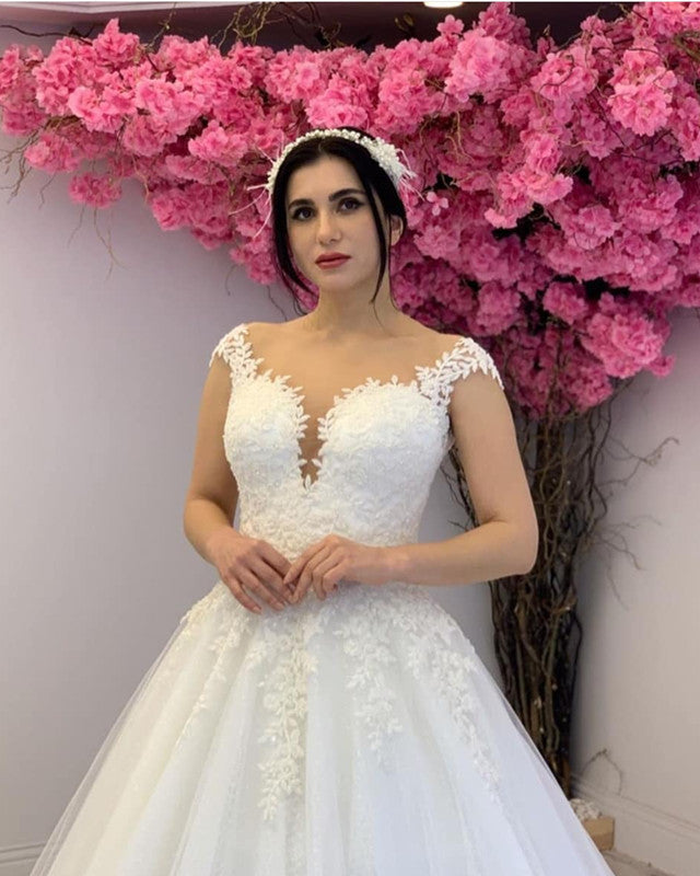 Cap Sleeves Wedding Dress Lace Appliques Ball Gown