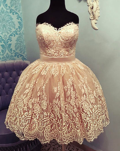 Short Lace Sweetheart Homecoming Dresses With Bow