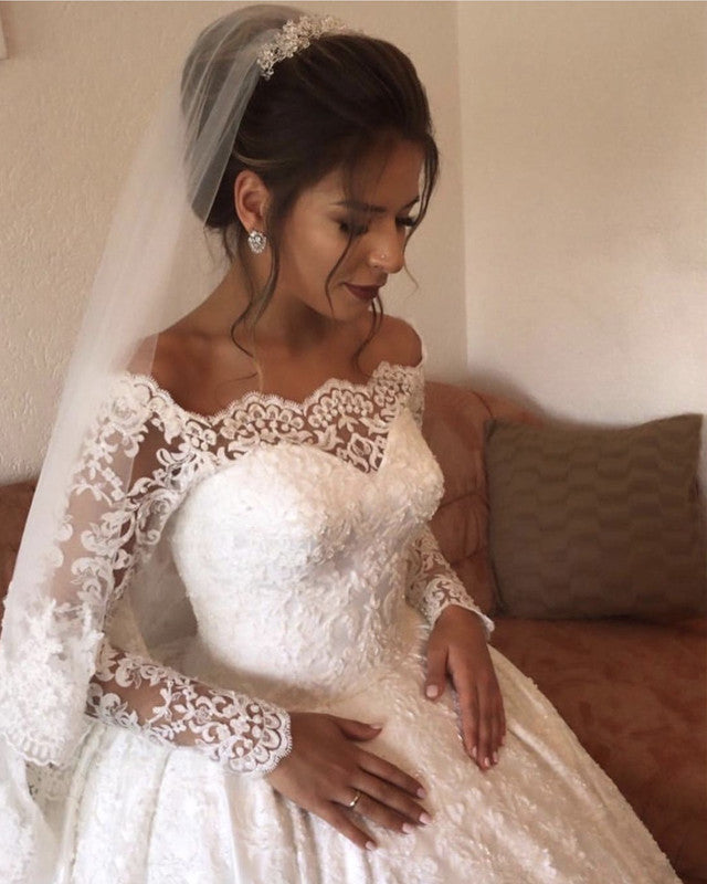 Vintage Ball Gown Long Sleeves Wedding Dress Lace
