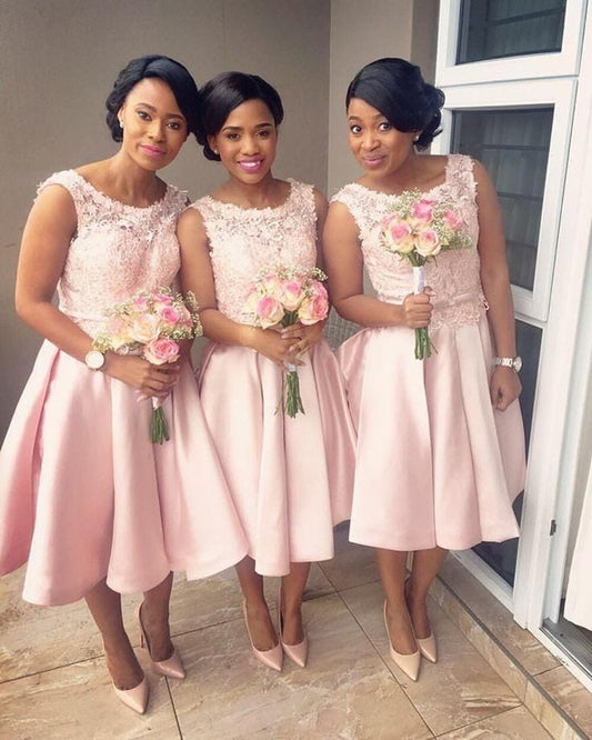 Vintage Tea Length Bridesmaid Dresses Lace Scoop Neck