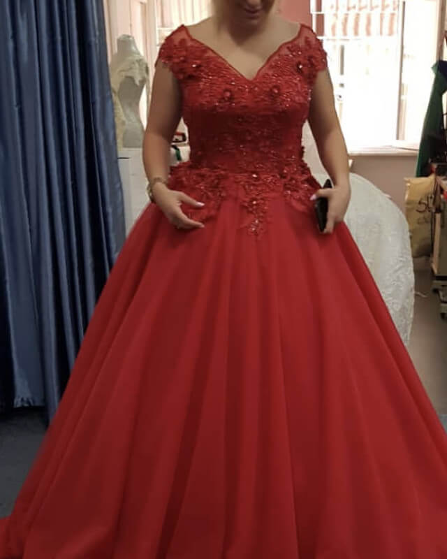 Red Tulle V-neck Plus Size Ball Gown Dress