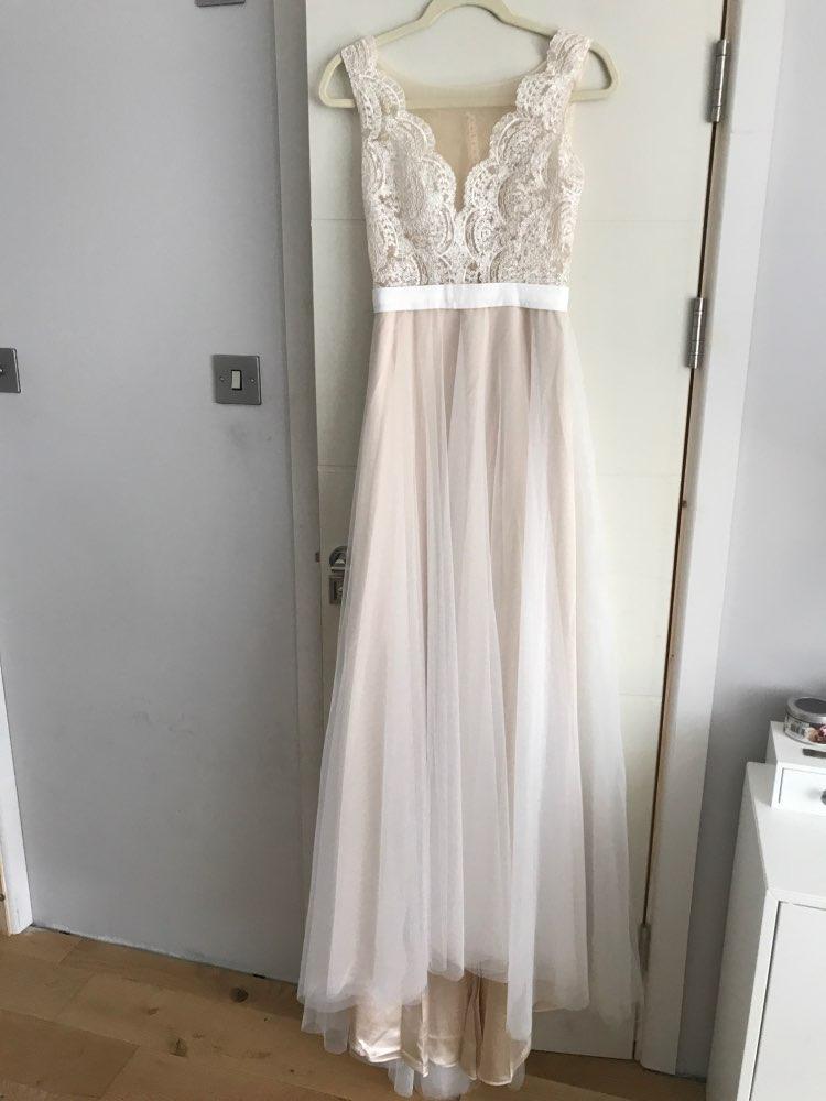 Scaped-Neckline-Tulle-And-Lace-Wedding-Dresses-A-line