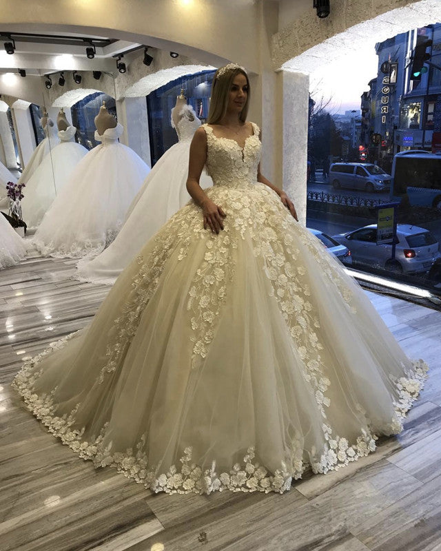 Spaghetti Straps Wedding Dress Ball Gown With 3D Floral Lace