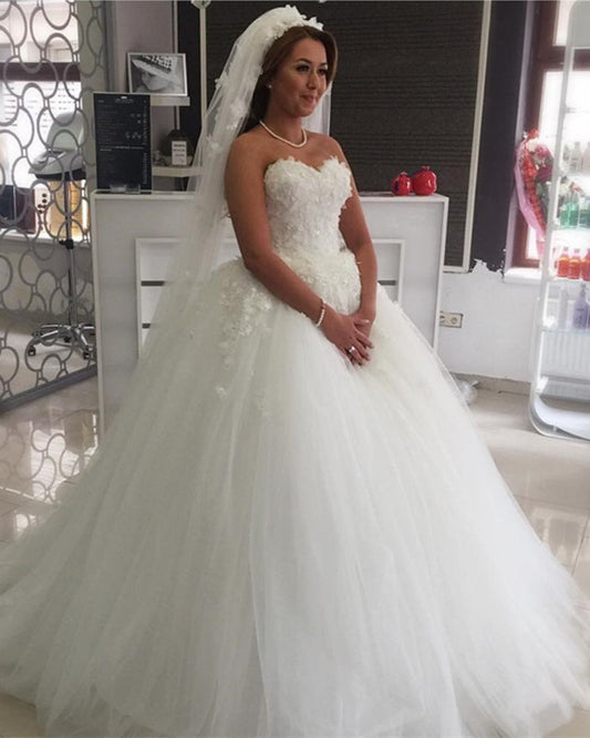 Sweetheart Wedding Ball Gown Dresses Appliques