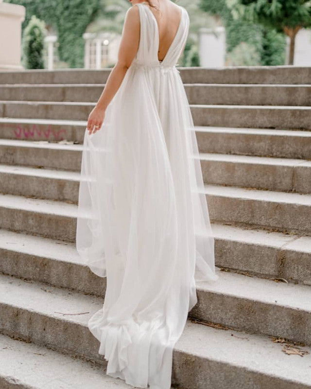 Simple Boho Wedding Dresses Tulle Pleated V Neck