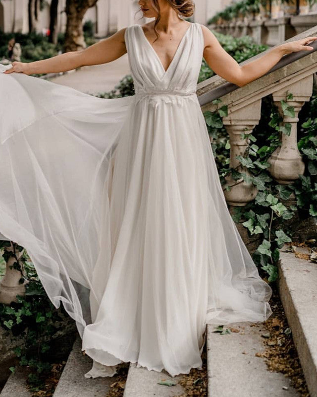 Simple Boho Wedding Dresses Tulle Pleated V Neck