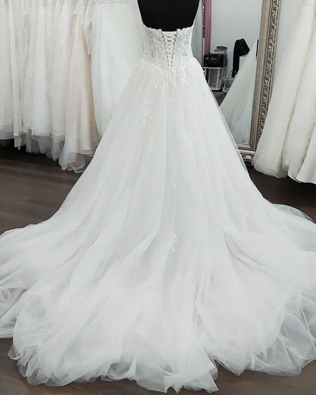 Plus Size Tulle Sweetheart Embroidery Wedding Dress